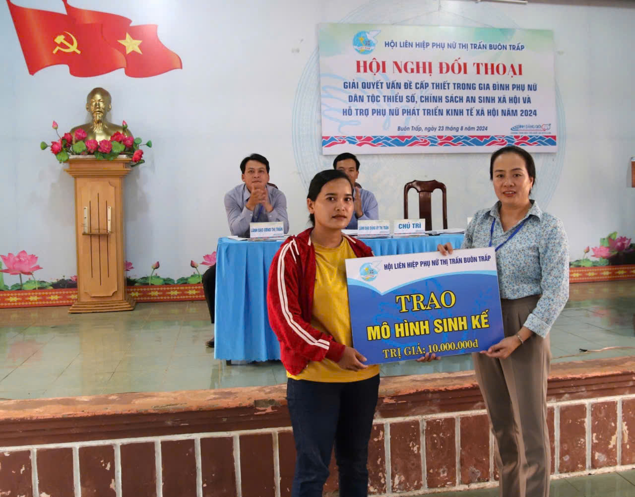 HỘI NGHỊ ĐỐI THOẠI GIẢI QUYẾT NHỮNG VẤN ĐỀ CẤP THIẾT TRONG GIA ĐÌNH PHỤ NỮ DÂN TỘC THIỂU SỐ, CHÍNH SÁCH AN SINH XÃ HỘI VÀ HỖ TRỢ PHỤ NỮ PHÁT TRIỂN KINH TẾ XÃ HỘI NĂM 2024